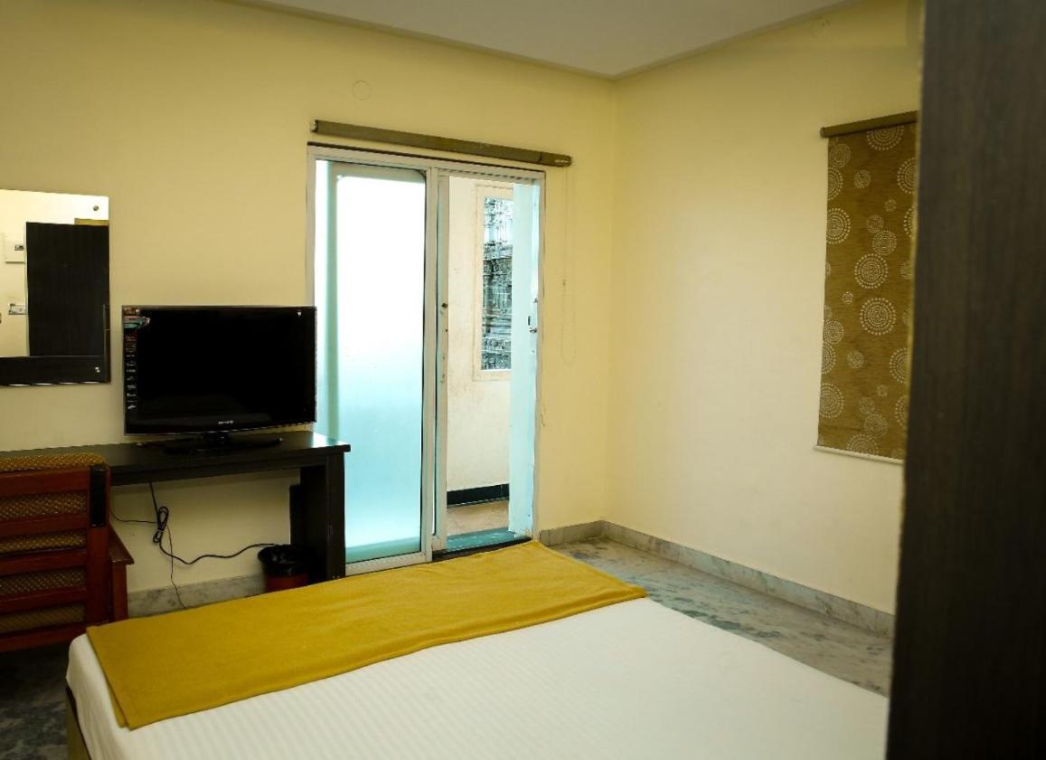 Hotel Arunachala Tiruvannamalai Bagian luar foto