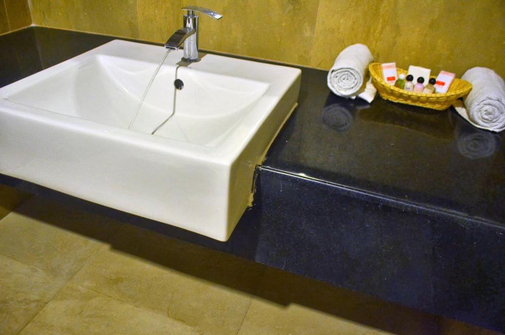 Hotel Arunachala Tiruvannamalai Bagian luar foto